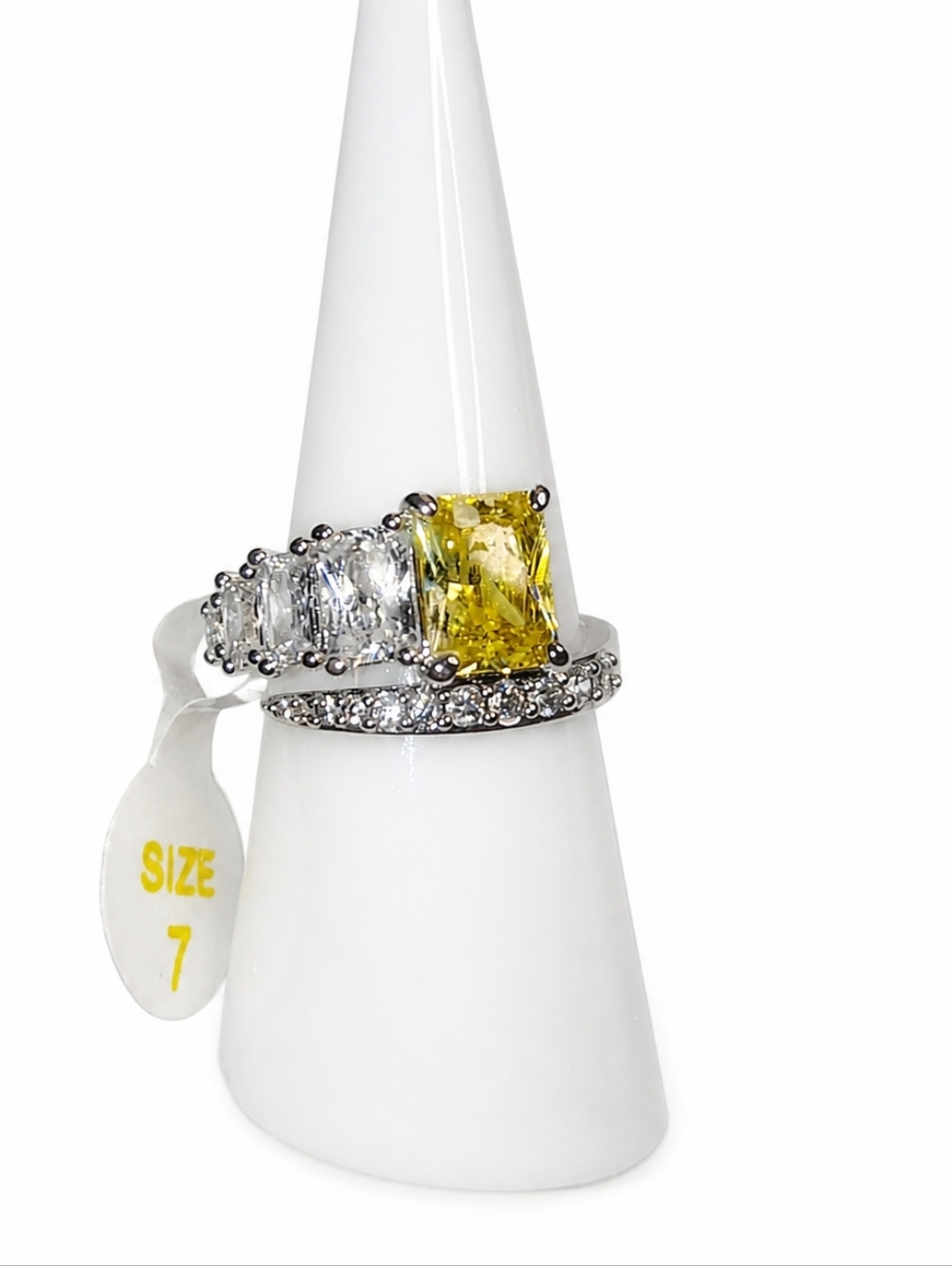 Size 7 Bomb Party Casual Beauty Lemon‎ CZ Ring – Rhodium Plated Sparkle